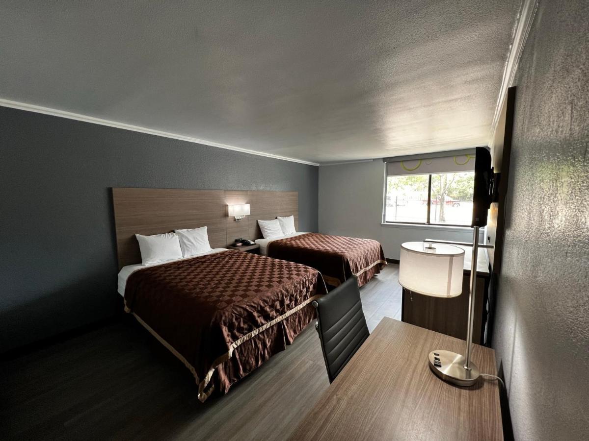 Super 8 By Wyndham Fort Worth Entertainment District Eksteriør billede