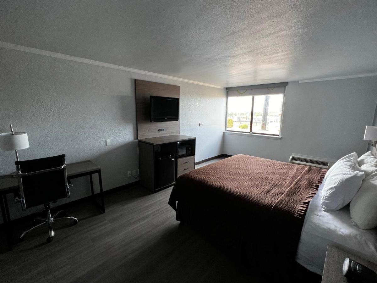 Super 8 By Wyndham Fort Worth Entertainment District Eksteriør billede