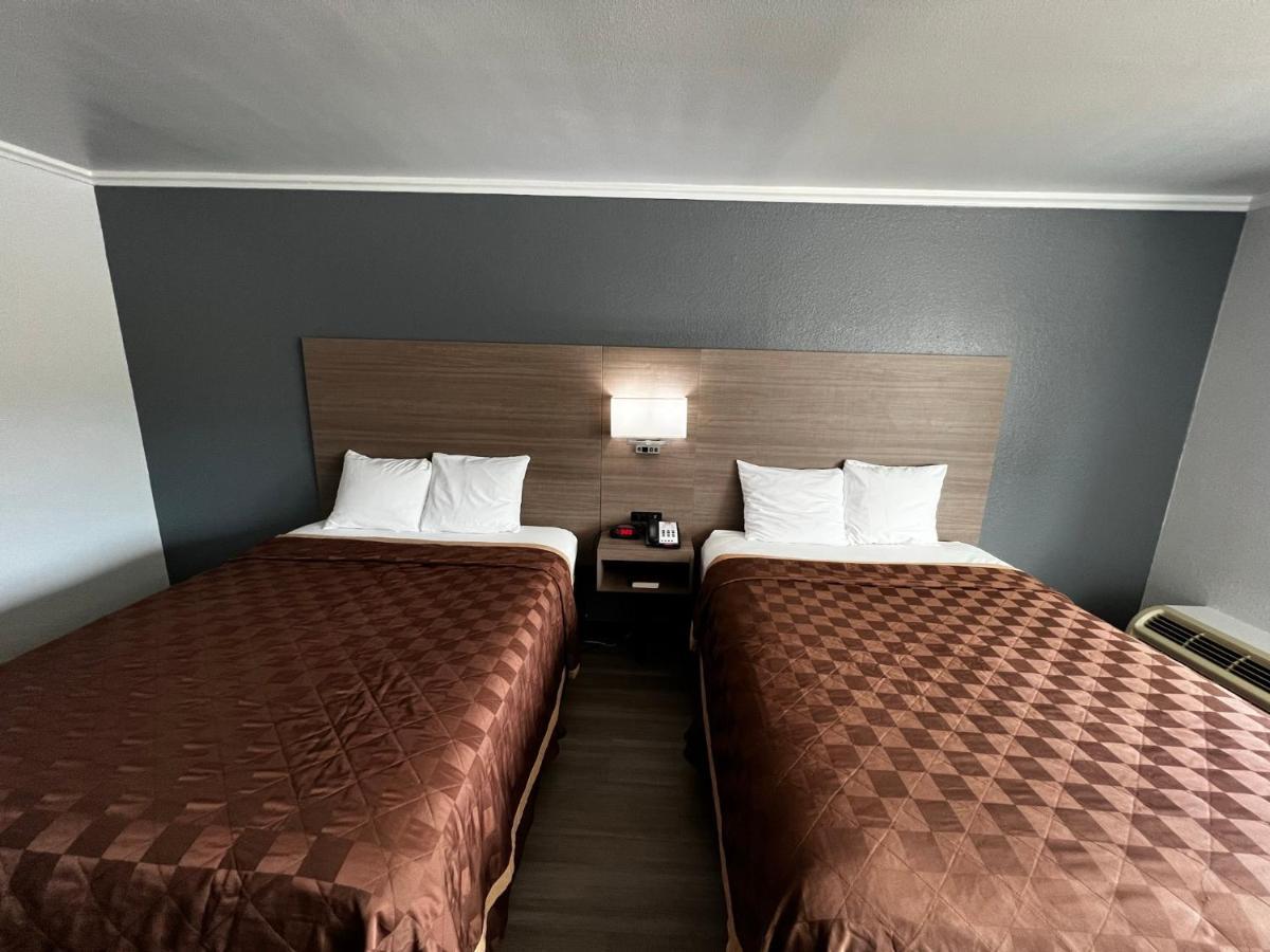 Super 8 By Wyndham Fort Worth Entertainment District Eksteriør billede